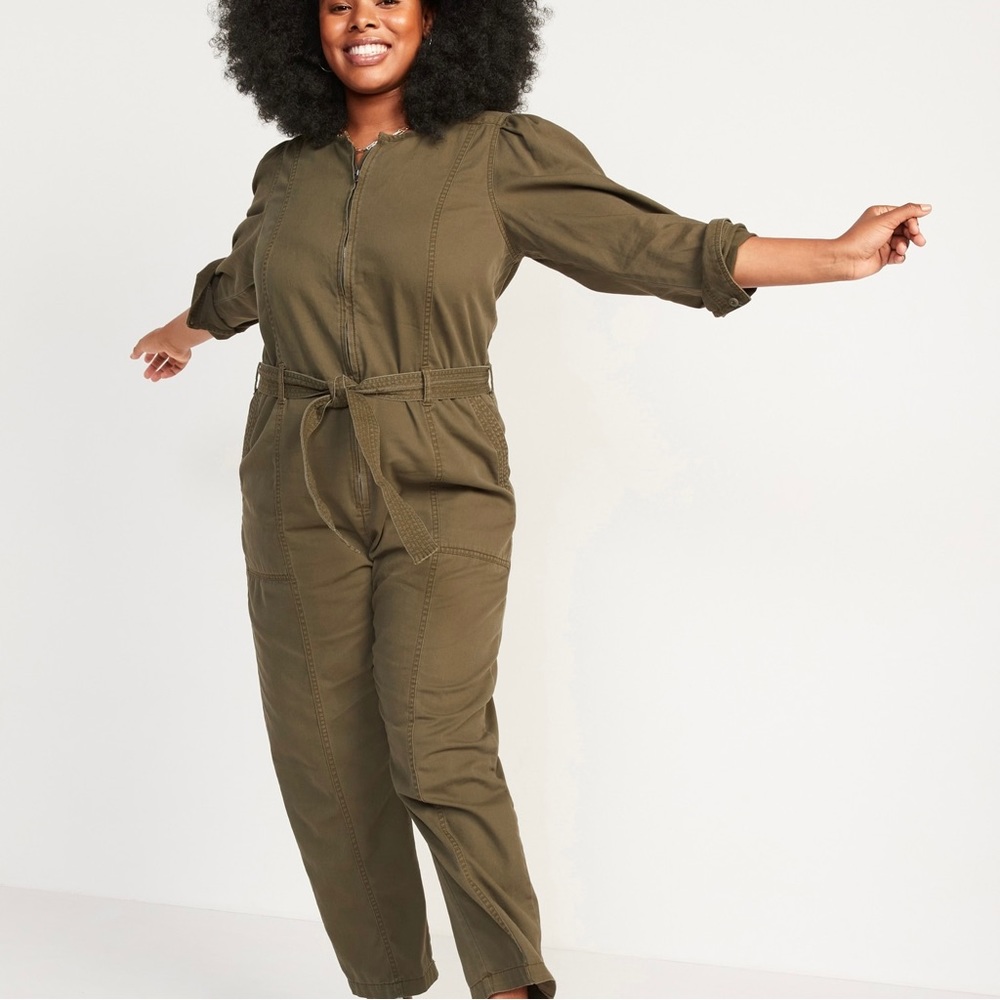 NWT Old Navy XXL Khaki Long Sleeve Zip-Front Cropped Utility Jumpsuit